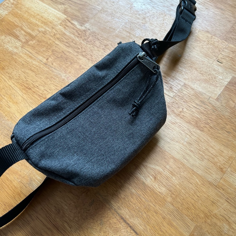 fanny pack eastpak